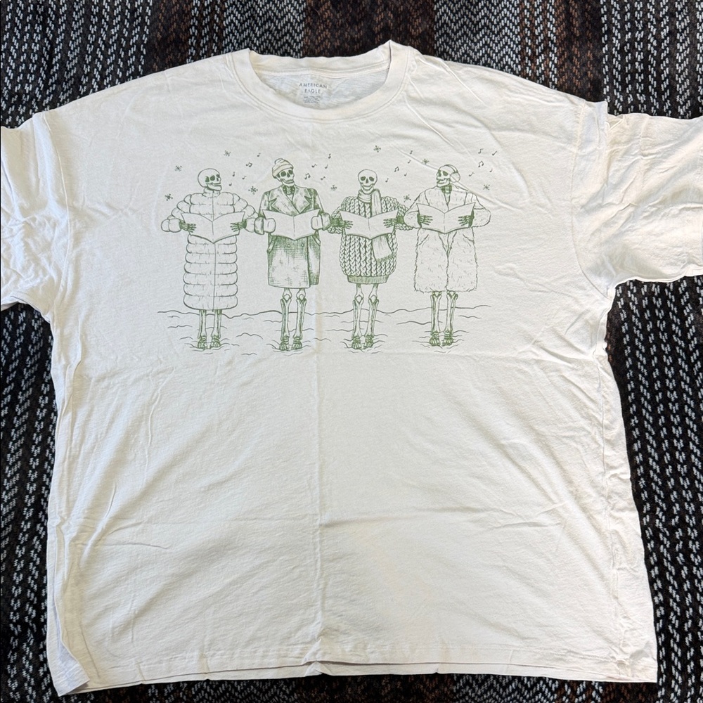 American Eagle Outfitters T-Shirt featuring Christmas Graphic